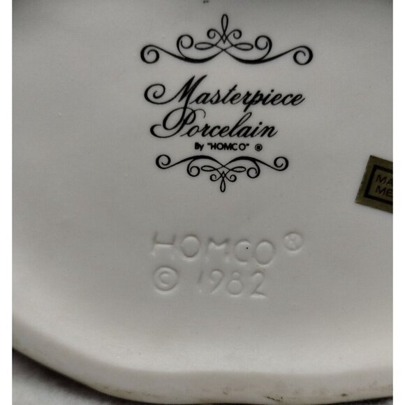 Vintage Homco Masterpiece Porcelain Squirrel Figurine Holding Acorn 1982 - Picture 6 of 9